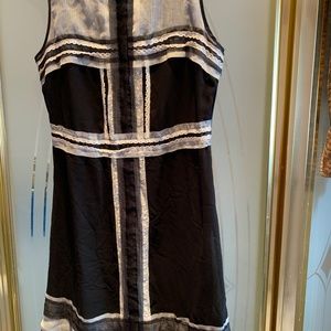 DRESS BLACK/WHITE TRIM MAX STUDIO SLEEVELESS RETRO KNEE LENGTH SIZE SMALL